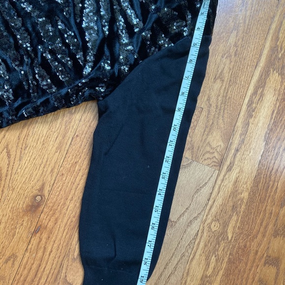 Beautiful Black Sequin Turtleneck Sweater - Picture 6 of 10